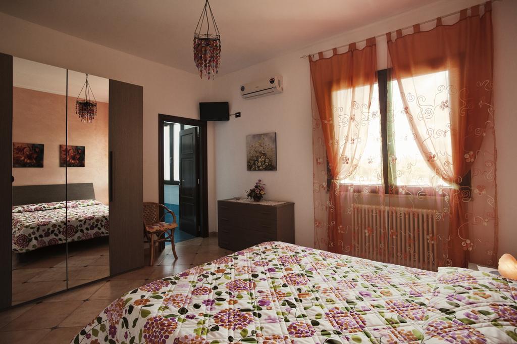 Brezza Di Mare Bed and Breakfast Vignacastrisi Habitación foto